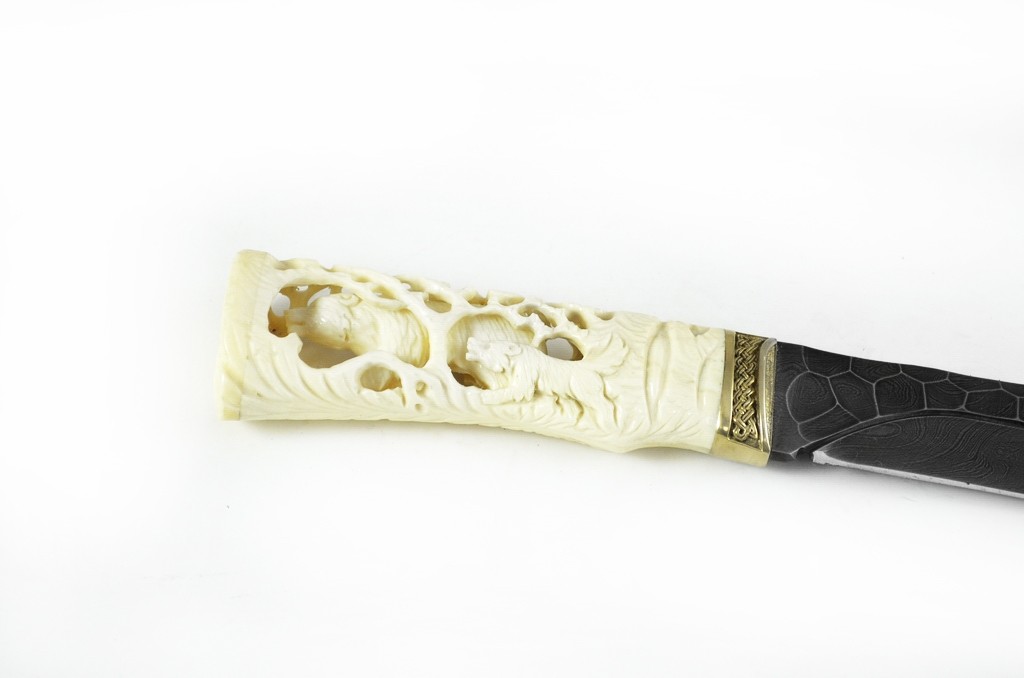 Нож Путник дам. сталь литье кость ножны кость ажур
